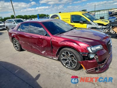 Czwarte zdjęcie samochodu z boku: 2018 CHRYSLER 300 S VIN:2C3CCABG7JH142934 - miniatura