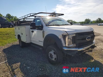 Czwarte zdjęcie samochodu z boku: 2019 FORD F550 SUPER DUTY VIN:1FDUF5HT3KEF85427 - miniatura