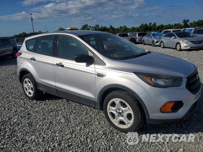 Czwarte zdjęcie samochodu z boku: 2019 FORD ESCAPE S VIN:1FMCU0F74KUA12388 - miniatura