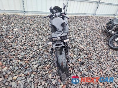 Zdjęcie 6 z 9 samochodu: 2019 KAWASAKI EX650 J VIN:JKAEXEJ1XKDA04202 - miniatura