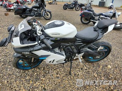 Trzecie zdjęcie samochodu z tyłu: 2026 CF MOTO 675SS VIN:LCEPEVLP7T6001721 - miniatura