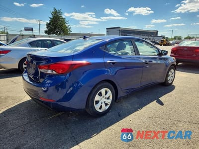 Trzecie zdjęcie samochodu z tyłu: 2016 HYUNDAI ELANTRA SE VIN:5NPDH4AE4GH745763 - miniatura