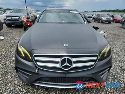 Piąte zdjęcie samochodu w środku: 2018 MERCEDES-BENZ E 300 VIN:WDDZF4JB7JA470671 - miniatura