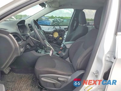 Zdjęcie 7 z 13 samochodu: 2019 JEEP CHEROKEE LATITUDE VIN:1C4PJMCX0KD254153 - miniatura