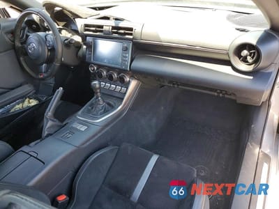 Zdjęcie 8 z 13 samochodu: 2023 TOYOTA GR 86 PREMIUM VIN:JF1ZNBE14P9765245 - miniatura