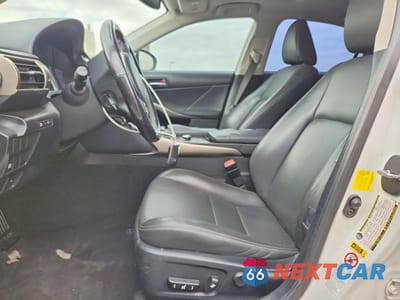 Zdjęcie 7 z 12 samochodu: 2016 LEXUS IS 200T VIN:JTHBA1D22G5014744 - miniatura