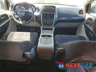 Zdjęcie 8 z 12 samochodu: 2014 DODGE GRAND CARAVAN SXT VIN:2C4RDGCG6ER123246 - miniatura