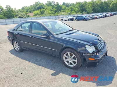 Czwarte zdjęcie samochodu z boku: 2007 MERCEDES-BENZ C 280 4MATIC VIN:WDBRF92H07F864940 - miniatura