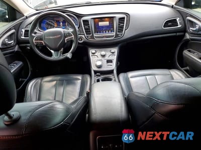 Zdjęcie 8 z 12 samochodu: 2016 CHRYSLER 200 C VIN:1C3CCCCG4GN135370 - miniatura