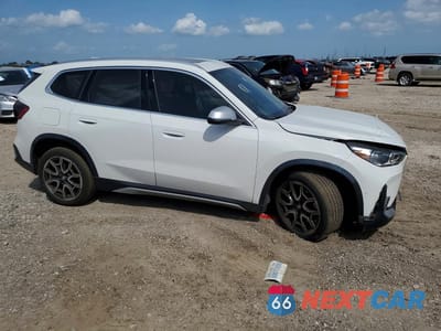 Czwarte zdjęcie samochodu z boku: 2024 BMW X1 XDRIVE28I VIN:WBX73EF07R5Y63259 - miniatura