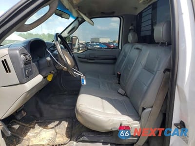 Zdjęcie 7 z 12 samochodu: 2005 FORD F450 SUPER - FLATBED VIN:1FDXF46P65EA16881 - miniatura
