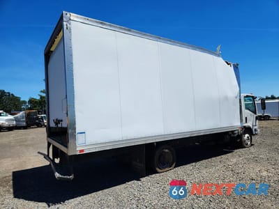 Trzecie zdjęcie samochodu z tyłu: 2023 ISUZU NPR HD BOX TRUCK VIN:54DC4W1DXPS205907 - miniatura