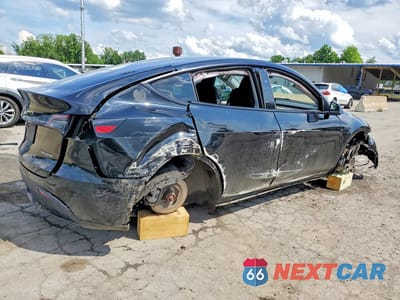 Trzecie zdjęcie samochodu z tyłu: 2023 TESLA MODEL Y VIN:7SAYGDEE2PA126169 - miniatura