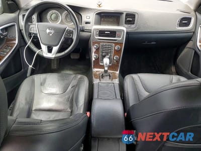 Zdjęcie 8 z 12 samochodu: 2013 VOLVO S60 T5 VIN:YV1612FH2D2186323 - miniatura