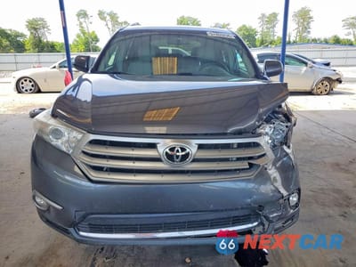 Piąte zdjęcie samochodu w środku: 2013 TOYOTA HIGHLANDER SE VIN:5TDZK3EH4DS129279 - miniatura