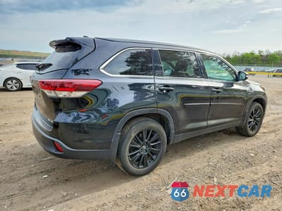 Trzecie zdjęcie samochodu z tyłu: 2019 TOYOTA HIGHLANDER SE VIN:5TDJZRFH9KS622317 - miniatura