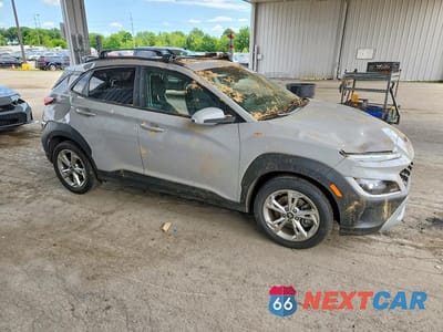 Czwarte zdjęcie samochodu z boku: 2023 HYUNDAI KONA SEL VIN:KM8K3CABXPU935526 - miniatura