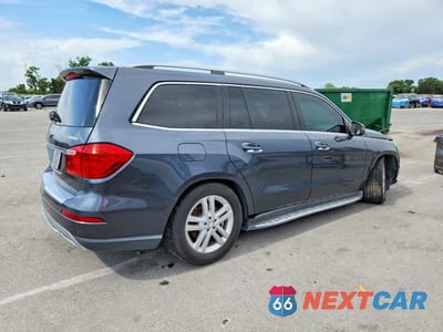 Trzecie zdjęcie samochodu z tyłu: 2014 MERCEDES-BENZ GL 450 4MATIC VIN:4JGDF7CE8EA312743 - miniatura