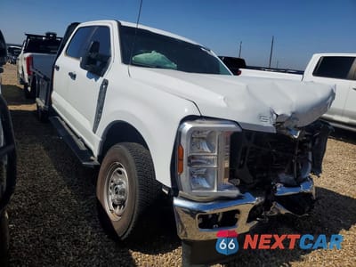 Czwarte zdjęcie samochodu z boku: 2025 FORD F250 SUPER DUTY FLATBED TRUCK VIN:1FT7W2BT8SEC49569 - miniatura