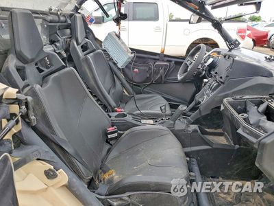 Piąte zdjęcie samochodu w środku: 2023 CAN-AM MAVERIC X3 UTILITY VEHICLE VIN:3JBVGAY4XPE002390 - miniatura