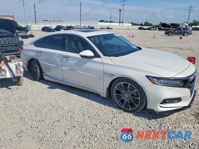 Czwarte zdjęcie samochodu z boku: 2019 HONDA ACCORD TOURING VIN:1HGCV2F91KA017579 - miniatura