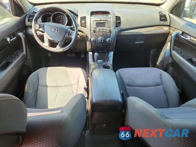 Zdjęcie 8 z 13 samochodu: 2011 KIA SORENTO LX VIN:5XYKT4A22BG175662 - miniatura
