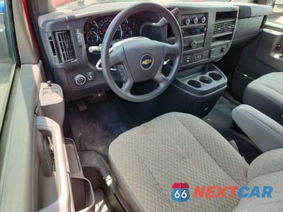 Zdjęcie 8 z 13 samochodu: 2024 CHEVROLET EXPRESS 2500 VIN:1GCWGAF79R1106650 - miniatura