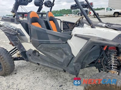 Zdjęcie 9 z 10 samochodu: 2015 POLARIS RZR UTILITY VEHICLE VIN:3NSVDE993FF374040 - miniatura
