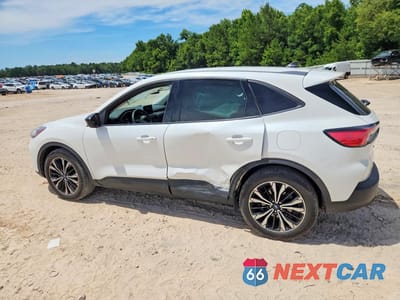 Drugie zdjęcie samochodu z przodu: 2021 FORD ESCAPE SE VIN:1FMCU0G6XMUA11951 - miniatura