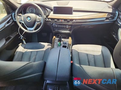 Zdjęcie 8 z 13 samochodu: 2018 BMW X5 SDRIVE35I VIN:5UXKR2C5XJ0X10069 - miniatura