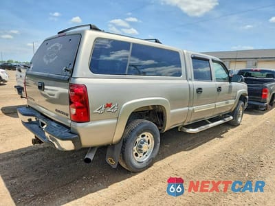 Trzecie zdjęcie samochodu z tyłu: 2003 CHEVROLET SILVERADO K2500 HEAVY DUTY VIN:1GCHK23173F247224 - miniatura