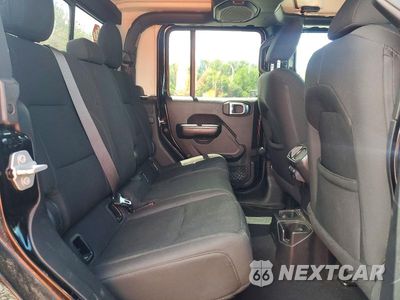 Zdjęcie 10 z 12 samochodu: 2020 JEEP GLADIATOR SPORT VIN:1C6HJTAG7LL151375 - miniatura