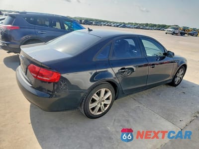 Trzecie zdjęcie samochodu z tyłu: 2011 AUDI A4 PREMIUM VIN:WAUAFAFL7BN036880 - miniatura