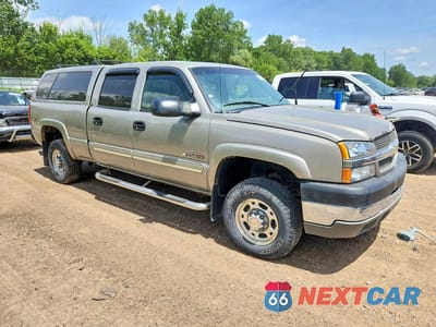 Czwarte zdjęcie samochodu z boku: 2003 CHEVROLET SILVERADO K2500 HEAVY DUTY VIN:1GCHK23173F247224 - miniatura