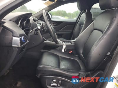 Zdjęcie 7 z 13 samochodu: 2020 JAGUAR F-PACE PREMIUM VIN:SADCJ2FX6LA632322 - miniatura