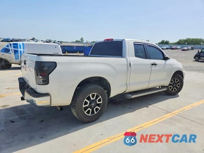 Trzecie zdjęcie samochodu z tyłu: 2011 TOYOTA TUNDRA DOUBLE CAB SR5 VIN:5TFRY5F14BX109018 - miniatura