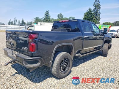 Trzecie zdjęcie samochodu z tyłu: 2024 CHEVROLET SILVERADO K2500 HIGH COUNTRY VIN:1GC4YREY3RF216660 - miniatura