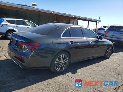Trzecie zdjęcie samochodu z tyłu: 2021 MERCEDES-BENZ E 350 VIN:W1KZF8DB6MA907163 - miniatura
