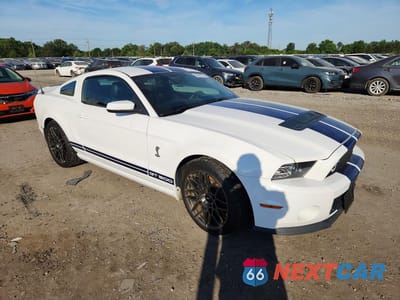 Czwarte zdjęcie samochodu z boku: 2014 FORD MUSTANG SHELBY GT500 VIN:1ZVBP8JZ1E5258518 - miniatura