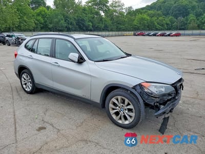 Czwarte zdjęcie samochodu z boku: 2014 BMW X1 XDRIVE28I VIN:WBAVL1C56EVY21539 - miniatura