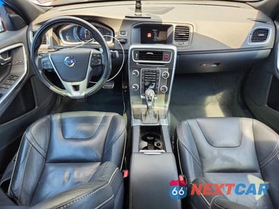 Zdjęcie 8 z 12 samochodu: 2016 VOLVO S60 R DESIGN VIN:YV126MFP7G2396889 - miniatura