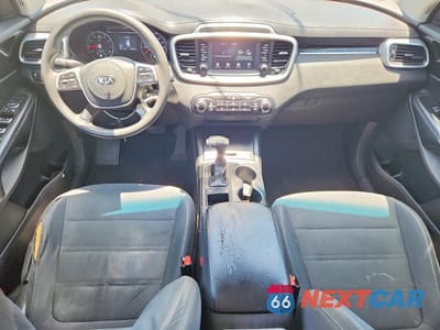 Zdjęcie 8 z 12 samochodu: 2019 KIA SORENTO L VIN:5XYPG4A34KG456302 - miniatura