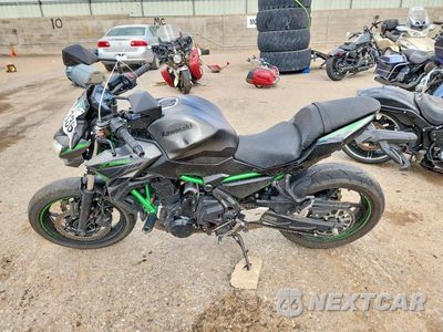 Trzecie zdjęcie samochodu z tyłu: 2023 KAWASAKI ER650 N VIN:ML5EREN10PDA96366 - miniatura