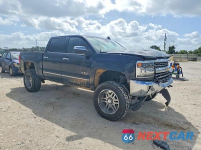Czwarte zdjęcie samochodu z boku: 2018 CHEVROLET SILVERADO K1500 LTZ VIN:3GCUKSEC3JG118695 - miniatura