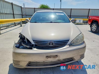 Piąte zdjęcie samochodu w środku: 2006 TOYOTA CAMRY LE VIN:4T1BE32KX6U720736 - miniatura