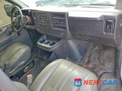 Zdjęcie 8 z 13 samochodu: 2008 GMC SAVANA G2500 VIN:1GTGG25C481235208 - miniatura