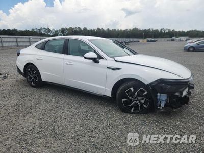 Czwarte zdjęcie samochodu z boku: 2024 HYUNDAI SONATA SEL VIN:KMHL64JA9RA368691 - miniatura