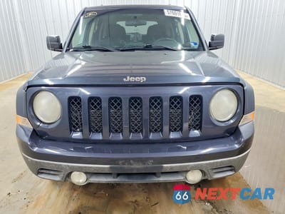Piąte zdjęcie samochodu w środku: 2014 JEEP PATRIOT SPORT VIN:1C4NJRBB6ED569571 - miniatura