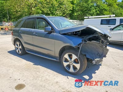 Czwarte zdjęcie samochodu z boku: 2017 MERCEDES-BENZ GLE 350 4MATIC VIN:4JGDA5HB0HA975715 - miniatura