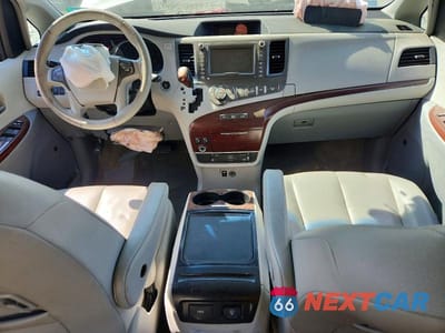 Zdjęcie 8 z 13 samochodu: 2012 TOYOTA SIENNA XLE 8-PASSENGER VIN:5TDYK3DC8CS190862 - miniatura